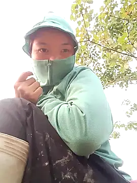 Snapshot of Huyen_x chatting on 2, 4, 2026 Huyen x online show from 2, 4, 2026