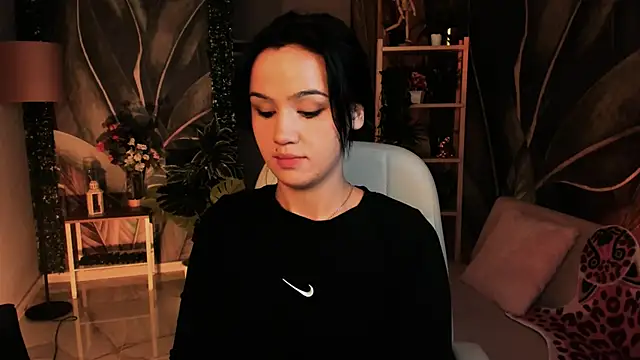 MonicaFarmer online show from 6, 10, 2025