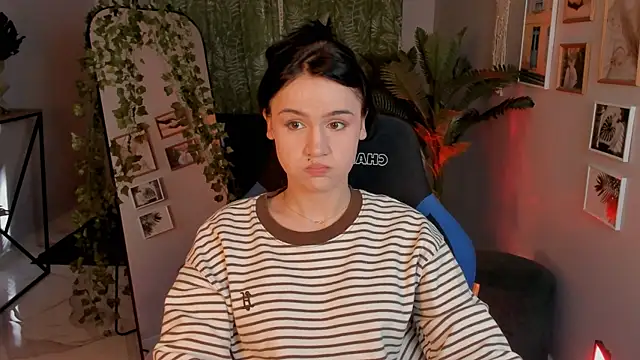 MonicaFarmer online show from 15, 4, 2026