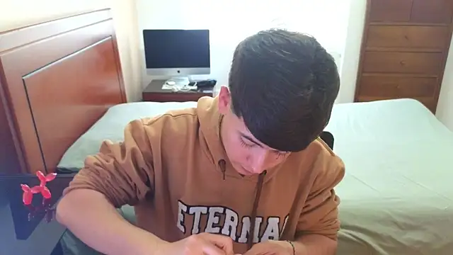 tightncuteass online show from 18, 9, 2025