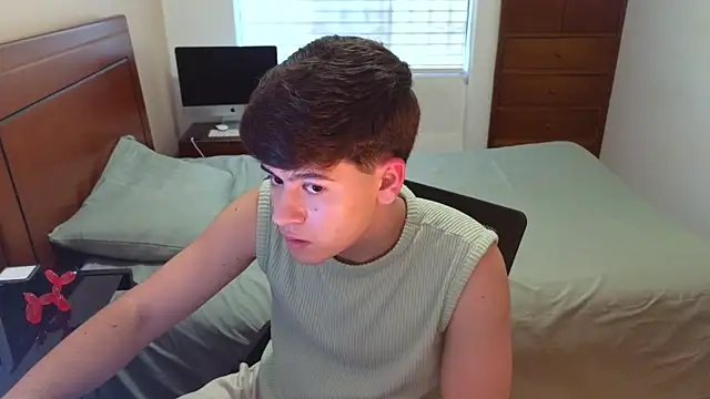 tightncuteass online show from 20, 9, 2025