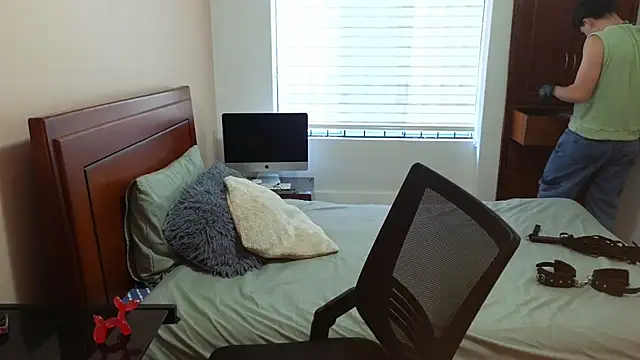 tightncuteass online show from 24, 9, 2025