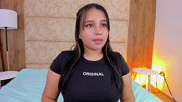 Snapshot of IvannaaVega chatting on 11, 10, 2025 IvannaaVega online show from 11, 10, 2025