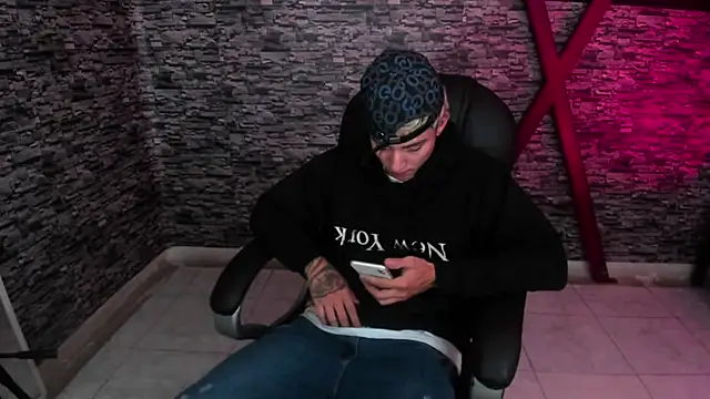 weesley boy online show from 7, 10, 2025