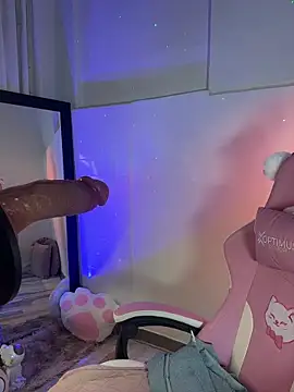 ashlynnlowe  online show from 5, 4, 2026