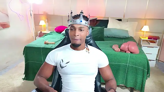 Snapshot of SoHighAngel chatting on 7, 4, 2026 SoHighAngel online show from 7, 4, 2026