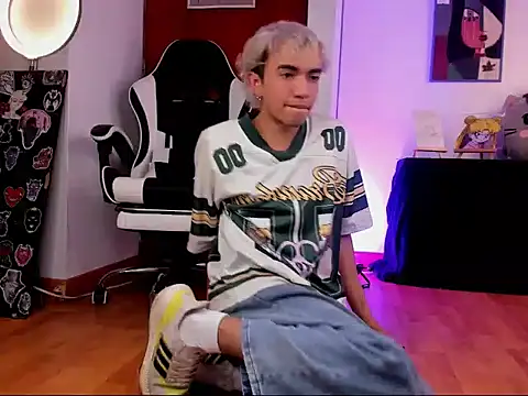 guynextdo0r online show from 3, 10, 2025