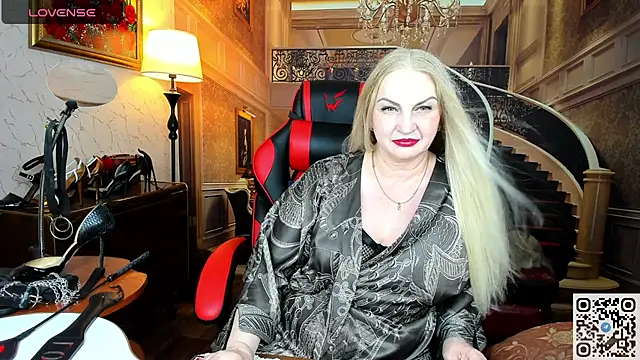 Snapshot of Nina_Devillle chatting on 19, 7, 2026 Nina Devillle online show from 19, 7, 2026