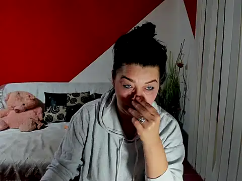 Soffy Skye online show from 25, 9, 2025