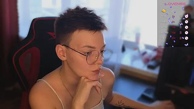 KrisNeal online show from 14, 9, 2025