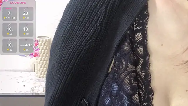 Snapshot of mari_maria chatting on 25, 10, 2025 mari maria online show from 25, 10, 2025