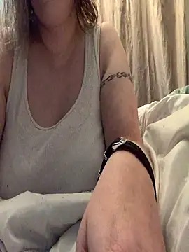 Snapshot of lindamarie_ chatting on 28, 9, 2025 lindamarie  online show from 28, 9, 2025