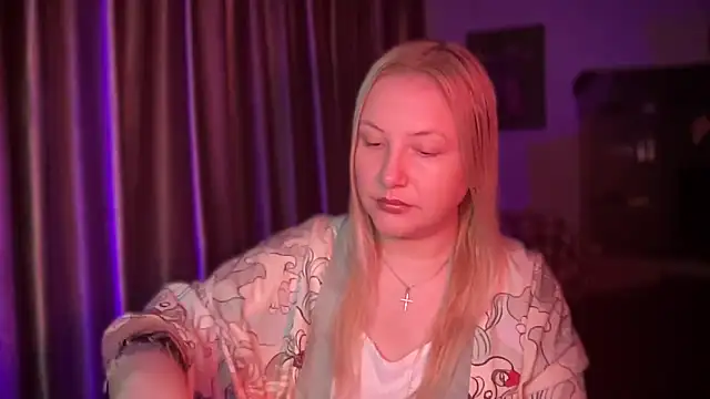 BikiHellena online show from 21, 12, 2025