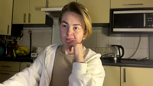 MartaLuna  online show from 7, 4, 2026