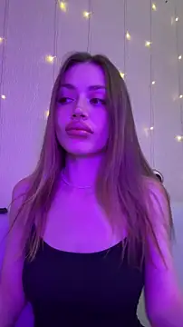 Elizabeth Tay online show from 19, 12, 2025