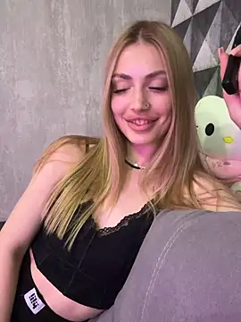 Elizabeth Tay online show from 25, 5, 2026