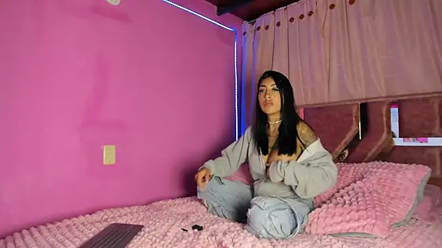 Snapshot of Missmoonstar chatting on 5, 11, 2025 Missmoonstar online show from 5, 11, 2025