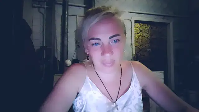 EmmaCat  online show from 25, 5, 2026