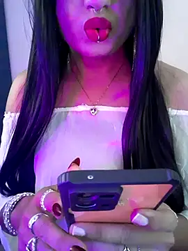 Cutie-Whiskey1 online show from 27, 11, 2025