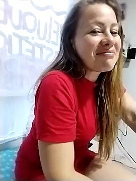 LaraCaliente online show from 11, 10, 2025