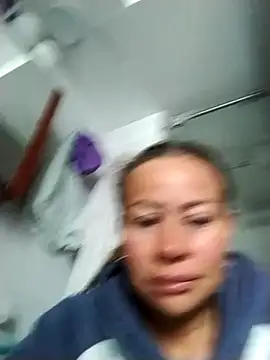 LaraCaliente online show from 15, 10, 2025