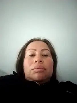 LaraCaliente online show from 6, 1, 2026