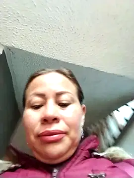 LaraCaliente online show from 24, 2, 2026