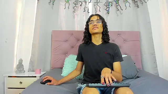 EthanBlackwoodd online show from 4, 12, 2025