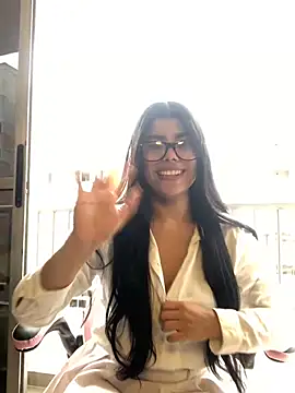 MayaScott11 online show from 6, 2, 2026