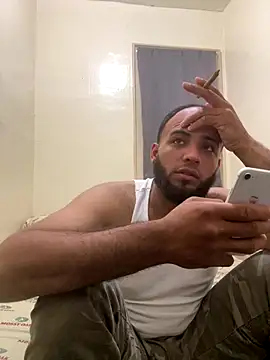 Snapshot of LeoPR00 chatting on 18, 9, 2025 LeoPR00 online show from 18, 9, 2025