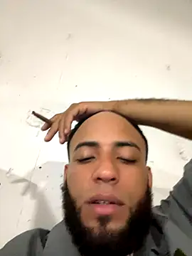 Snapshot of LeoPR00 chatting on 24, 9, 2025 LeoPR00 online show from 24, 9, 2025