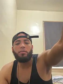 Snapshot of LeoPR00 chatting on 3, 10, 2025 LeoPR00 online show from 3, 10, 2025