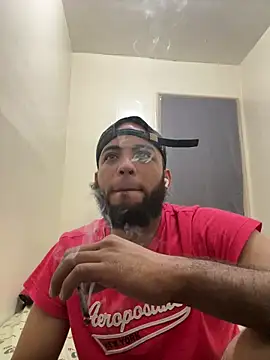 Snapshot of LeoPR00 chatting on 7, 10, 2025 LeoPR00 online show from 7, 10, 2025