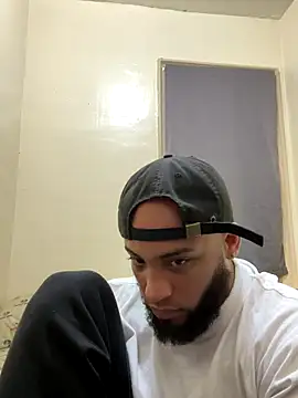 Snapshot of LeoPR00 chatting on 14, 10, 2025 LeoPR00 online show from 14, 10, 2025