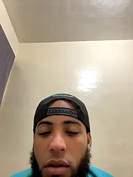 Snapshot of LeoPR00 chatting on 18, 10, 2025 LeoPR00 online show from 18, 10, 2025