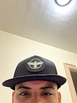 Snapshot of LeoPR00 chatting on 19, 10, 2025 LeoPR00 online show from 19, 10, 2025