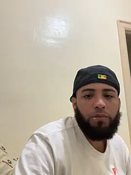 Snapshot of LeoPR00 chatting on 22, 10, 2025 LeoPR00 online show from 22, 10, 2025