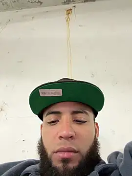 Snapshot of LeoPR00 chatting on 23, 10, 2025 LeoPR00 online show from 23, 10, 2025