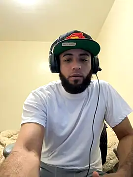 Snapshot of LeoPR00 chatting on 28, 10, 2025 LeoPR00 online show from 28, 10, 2025