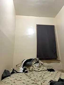 Snapshot of LeoPR00 chatting on 2, 11, 2025 LeoPR00 online show from 2, 11, 2025