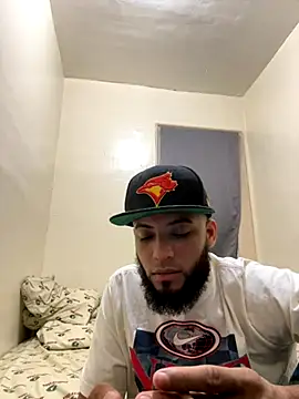 Snapshot of LeoPR00 chatting on 17, 11, 2025 LeoPR00 online show from 17, 11, 2025