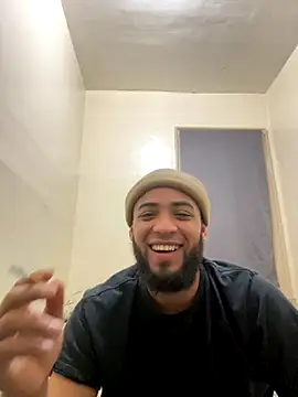 Snapshot of LeoPR00 chatting on 2, 12, 2025 LeoPR00 online show from 2, 12, 2025