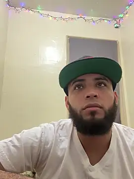 Snapshot of LeoPR00 chatting on 16, 12, 2025 LeoPR00 online show from 16, 12, 2025