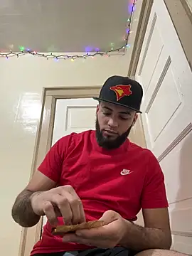 Snapshot of LeoPR00 chatting on 17, 12, 2025 LeoPR00 online show from 17, 12, 2025