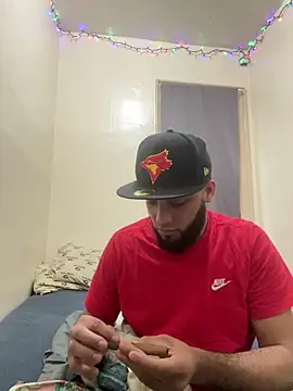 Snapshot of LeoPR00 chatting on 18, 12, 2025 LeoPR00 online show from 18, 12, 2025