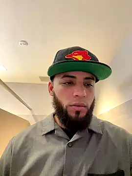 Snapshot of LeoPR00 chatting on 19, 12, 2025 LeoPR00 online show from 19, 12, 2025