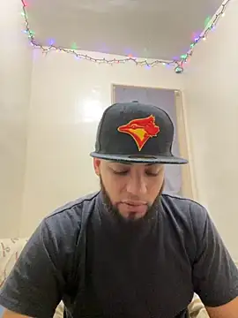 Snapshot of LeoPR00 chatting on 19, 12, 2025 LeoPR00 online show from 19, 12, 2025