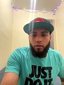 Snapshot of LeoPR00 chatting on 20, 12, 2025 LeoPR00 online show from 20, 12, 2025