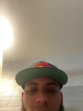 Snapshot of LeoPR00 chatting on 23, 12, 2025 LeoPR00 online show from 23, 12, 2025