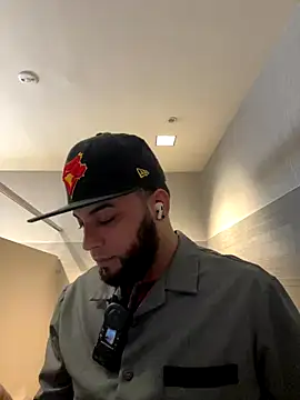 Snapshot of LeoPR00 chatting on 6, 1, 2026 LeoPR00 online show from 6, 1, 2026